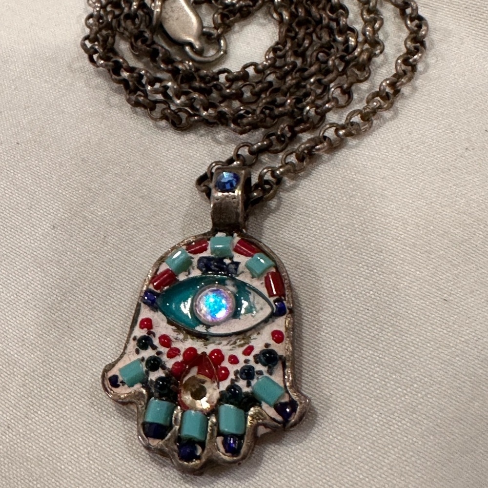 ADAYA SIGNED BEADED SILVER TONE MOSAIC DESIGN JEWISH HAMSA PENDANT NECKLACE